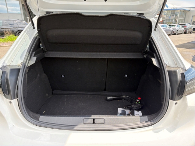 Fahrzeugabbildung Peugeot 208 GT AHK Navi 360 Kamera LED Klimaautom Fahrerprofil DAB Ambientebeleuchtung