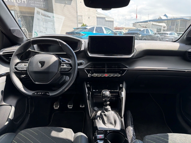 Fahrzeugabbildung Peugeot 208 GT AHK Navi 360 Kamera LED Klimaautom Fahrerprofil DAB Ambientebeleuchtung