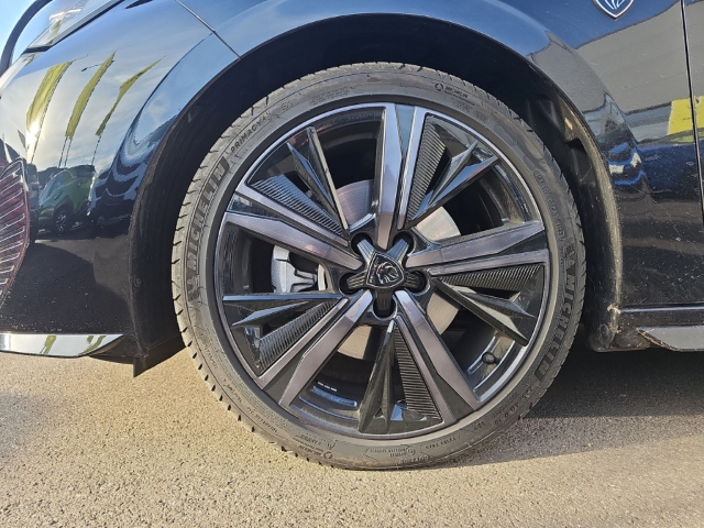 Fahrzeugabbildung Peugeot 308 GT 1.5 BlueHDi 130 EAT8 El. Panodach Navi Digitales Cockpit Memory Sitze Soundsystem