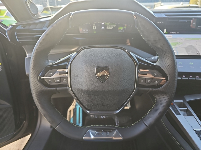 Fahrzeugabbildung Peugeot 308 GT 1.5 BlueHDi 130 EAT8 El. Panodach Navi Digitales Cockpit Memory Sitze Soundsystem