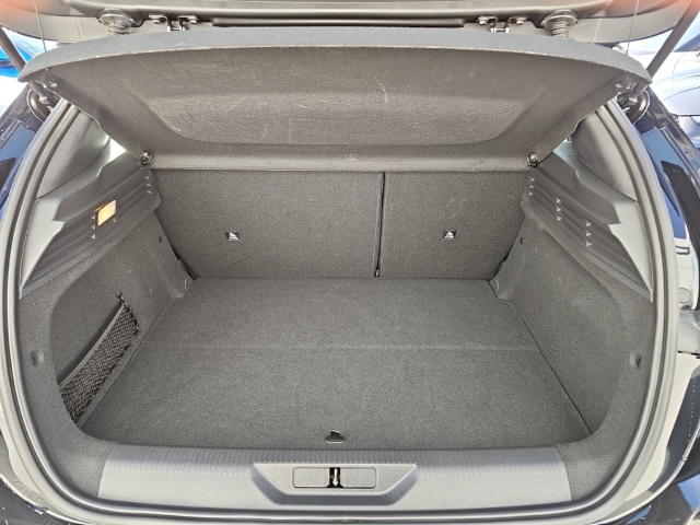 Fahrzeugabbildung Peugeot 308 GT 1.5 BlueHDi 130 EAT8 El. Panodach Navi Digitales Cockpit Memory Sitze Soundsystem