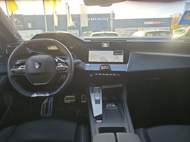 Fahrzeugabbildung Peugeot 308 GT 1.5 BlueHDi 130 EAT8 El. Panodach Navi Digitales Cockpit Memory Sitze Soundsystem