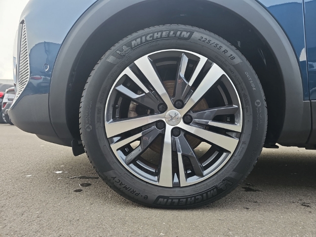Fahrzeugabbildung Peugeot 3008 Allure Pack 1.2 PureTech Navi Digitales Cockpit LED 2-Zonen-Klimaautom DAB SHZ