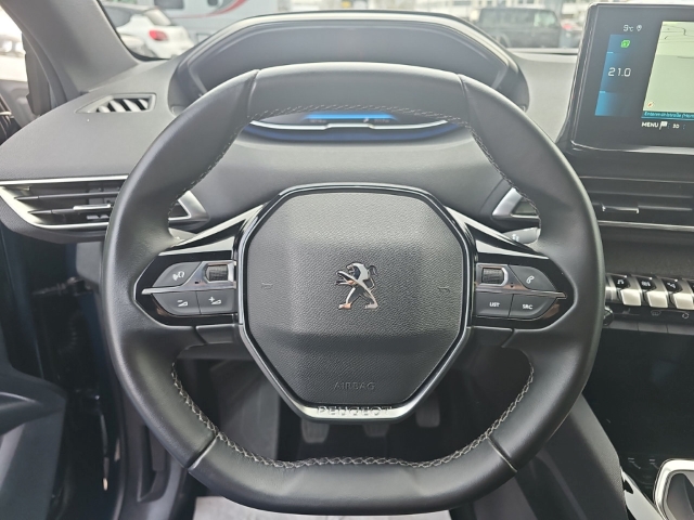 Fahrzeugabbildung Peugeot 3008 Allure Pack 1.2 PureTech Navi Digitales Cockpit LED 2-Zonen-Klimaautom DAB SHZ