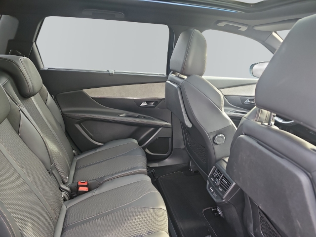 Fahrzeugabbildung Peugeot 5008 GT 1.2 PureTech 130 7-Sitzer El. Panodach Navi Digitales Cockpit LED ACC 2-Zonen-Klimaautom