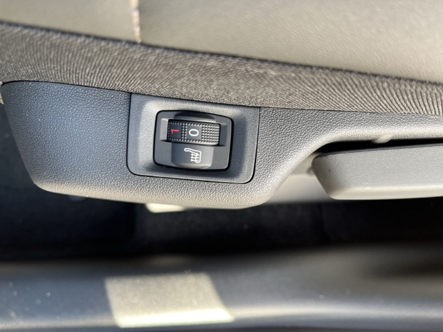 Fahrzeugabbildung Citroen C3 Aircross Shine Pack 1.2 PureTech 110 HUD Navi Apple CarPlay Android Auto Klimaautom
