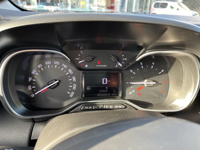 Fahrzeugabbildung Citroen C3 Aircross Shine Pack 1.2 PureTech 110 HUD Navi Apple CarPlay Android Auto Klimaautom