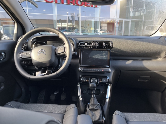 Fahrzeugabbildung Citroen C3 Aircross Shine Pack 1.2 PureTech 110 HUD Navi Apple CarPlay Android Auto Klimaautom