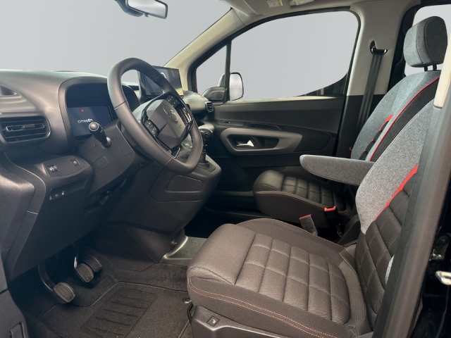 Fahrzeugabbildung Citroen Berlingo Max XL Blue Hdi 130 - mit KI generiert/bearbeitet